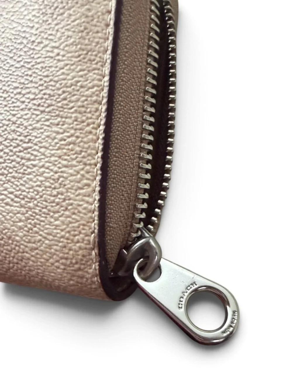 COACH Beige/Tan Leather Zip Wallet with Metal Logo